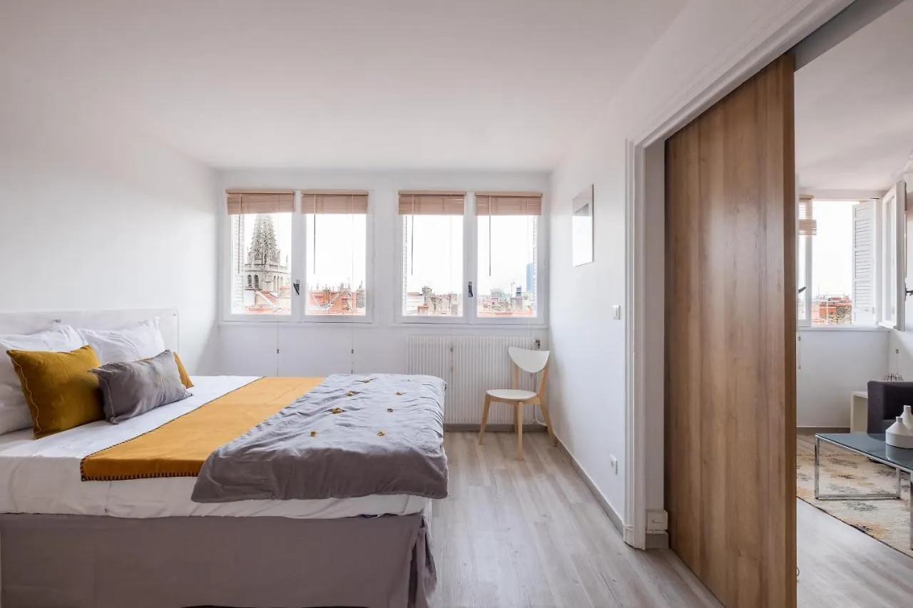 Honore Suite Saint Antoine Lione